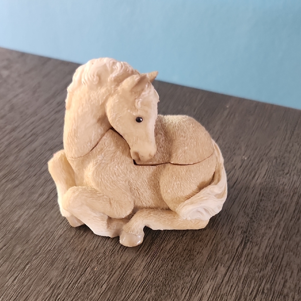 Cute Palomino Horse Jewelry/memory Box Figurine